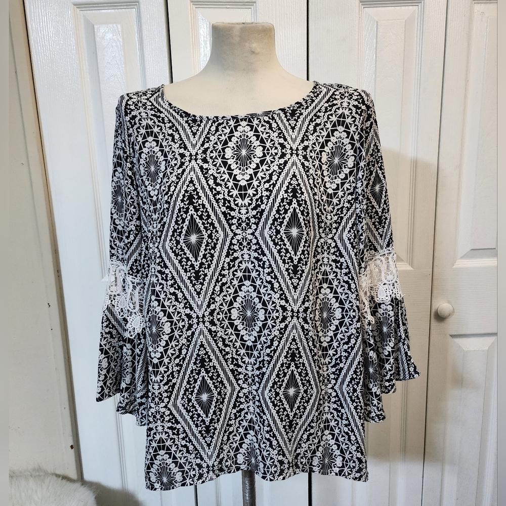 Zac & Rachel Bell Quarter Sleeve Top / Blouse
